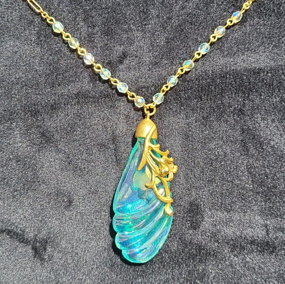 Fenton Glass Necklace Vintage